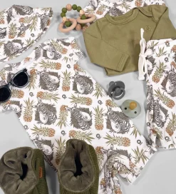 Katvig Sommerdragt - Hvid m. Tropisk Mønster